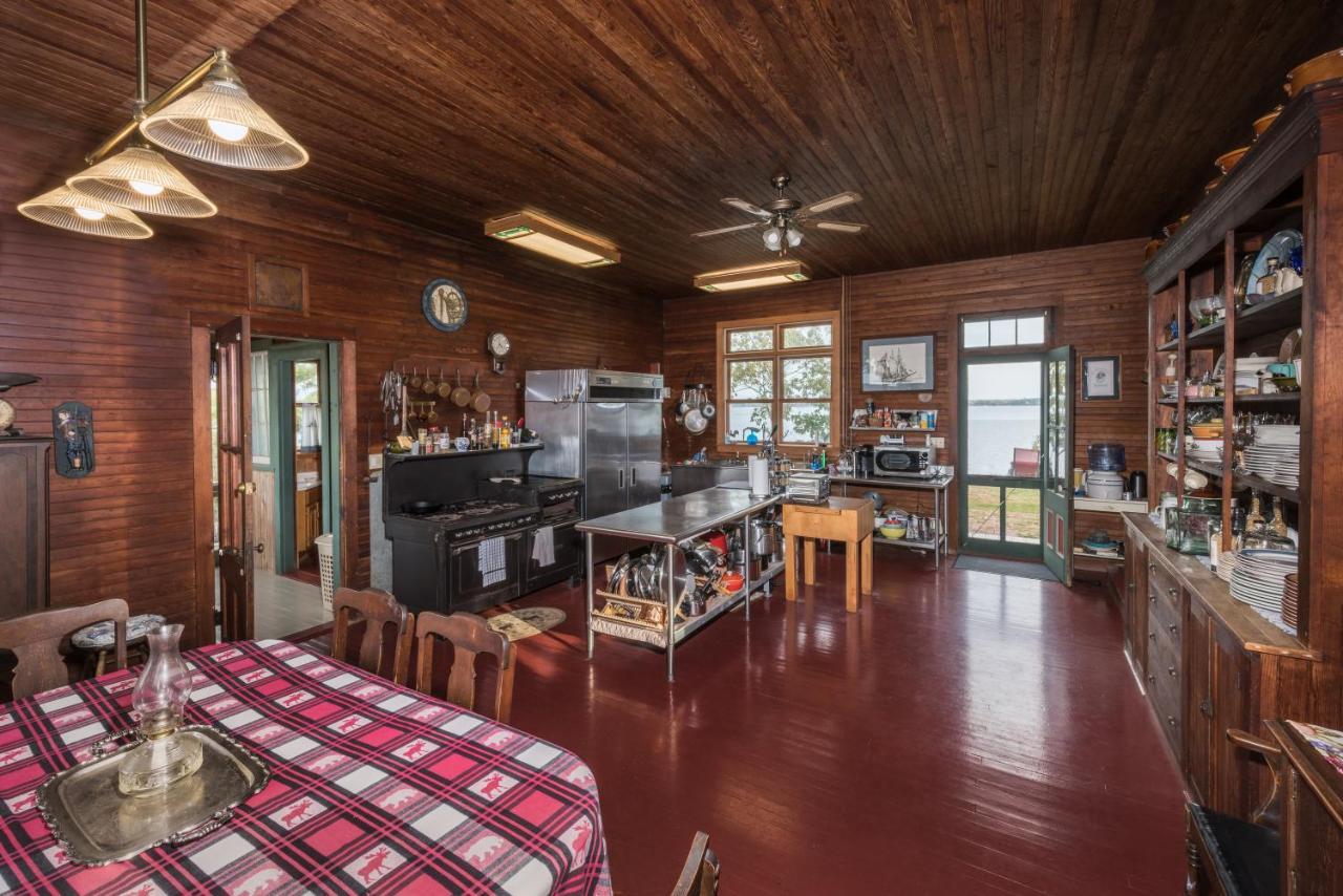 Whiskey River Cottages Formerly Seaway Slips Clayton Eksteriør bilde
